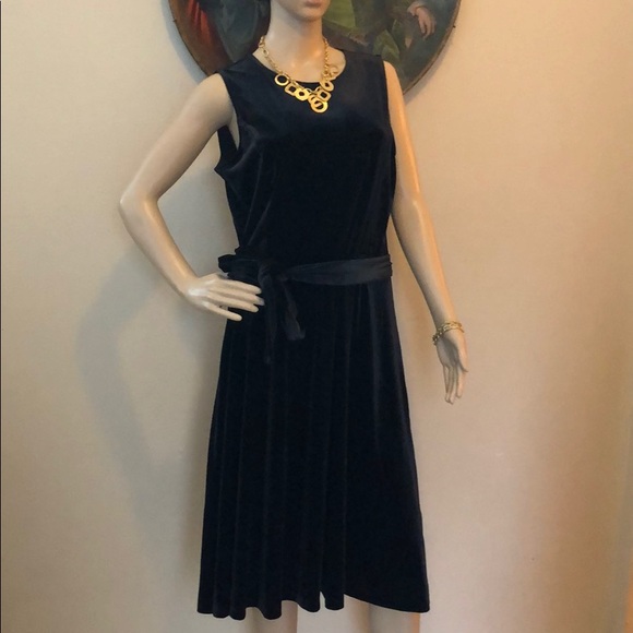 Casual Elegance size M - Picture 2 of 13